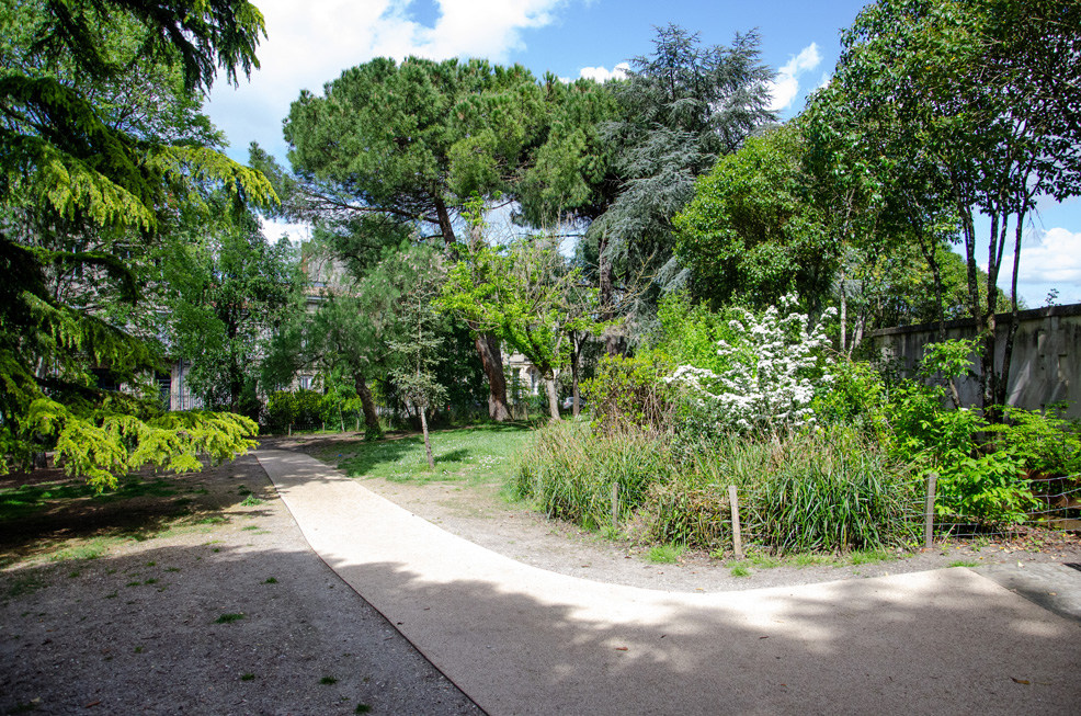 Vue du square Georges Mandel à Bordeaux, après les plantations réalisées par A+R